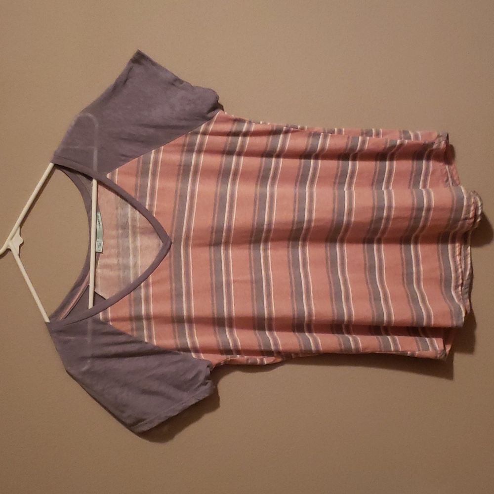 Maurices lightweight tee, excellent condition!